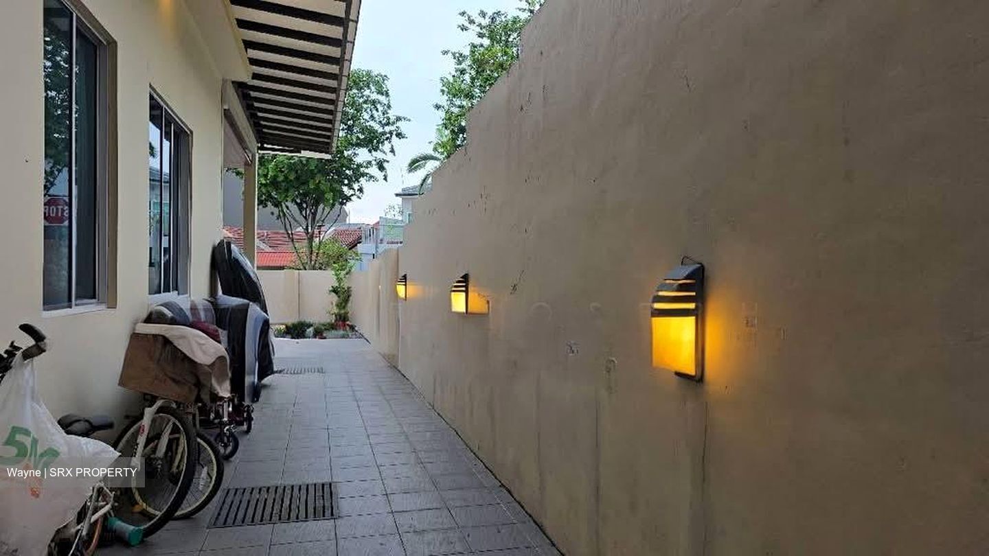 Sembawang Hills Estate (D20), Terrace #555297341